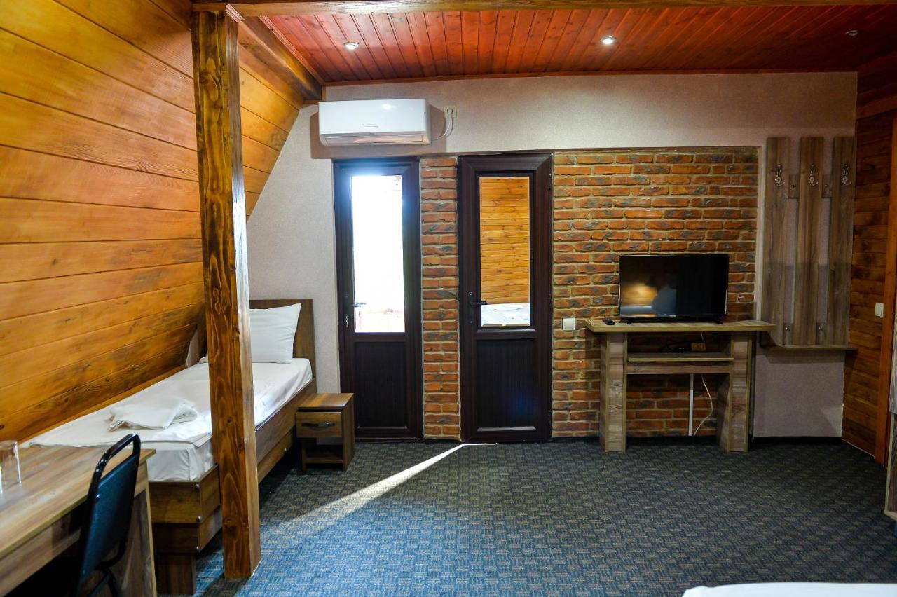 Chateau Chikovani Hotell Gordi Exteriör bild