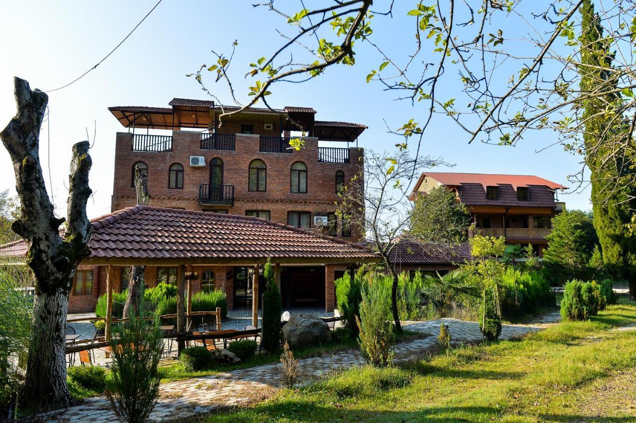 Chateau Chikovani Hotell Gordi Exteriör bild