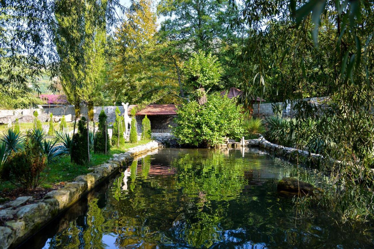Chateau Chikovani Hotell Gordi Exteriör bild