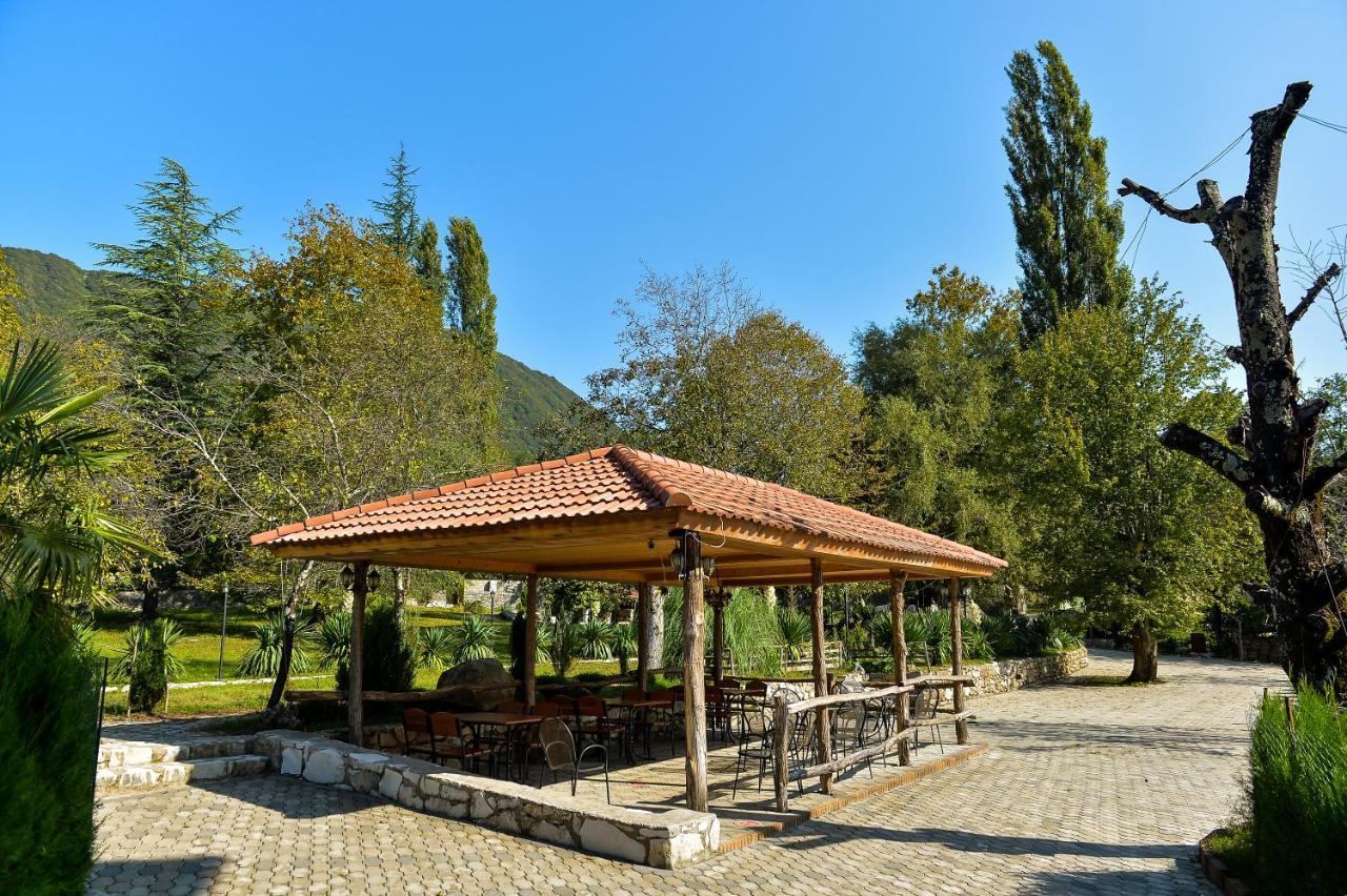 Chateau Chikovani Hotell Gordi Exteriör bild