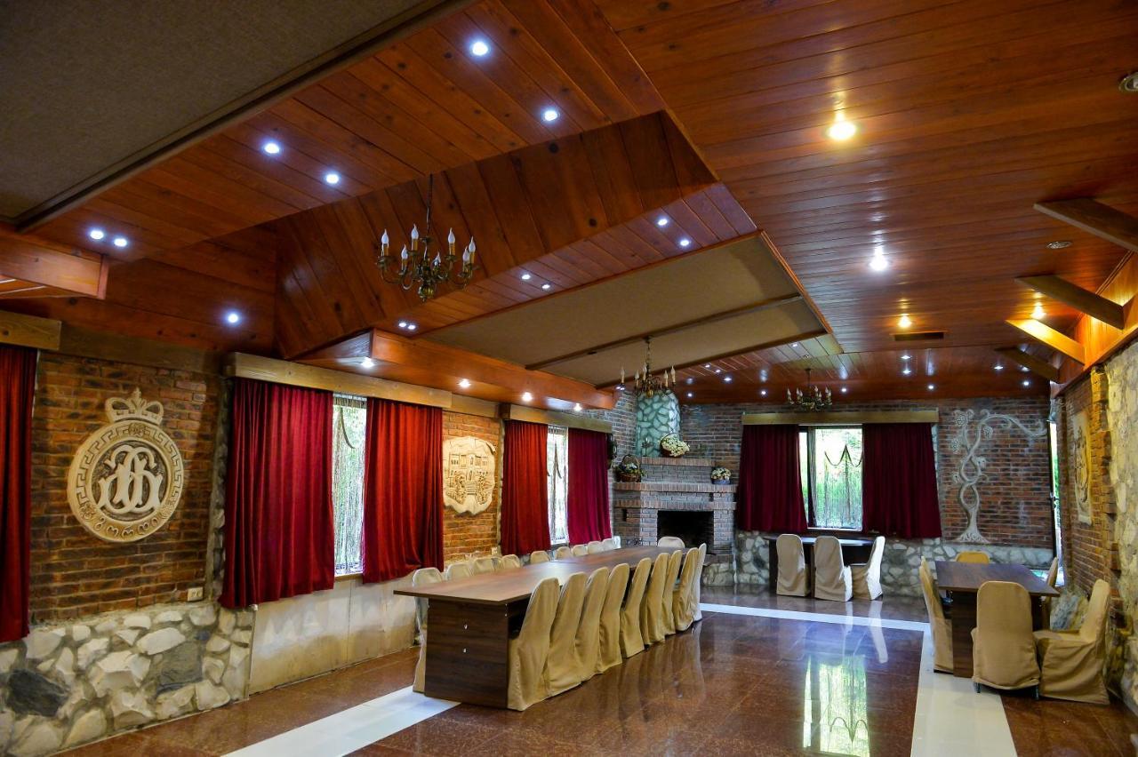 Chateau Chikovani Hotell Gordi Exteriör bild