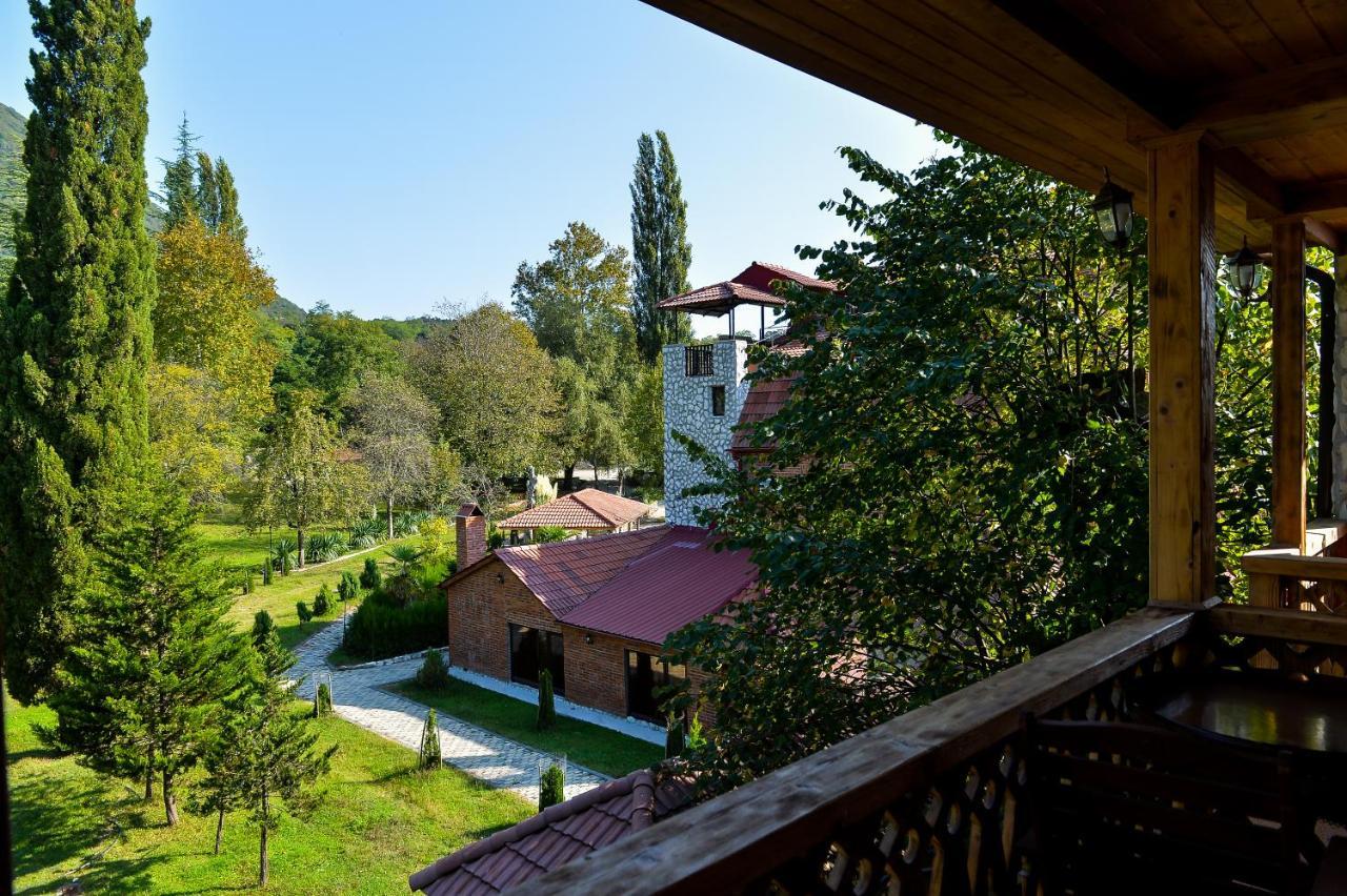 Chateau Chikovani Hotell Gordi Exteriör bild