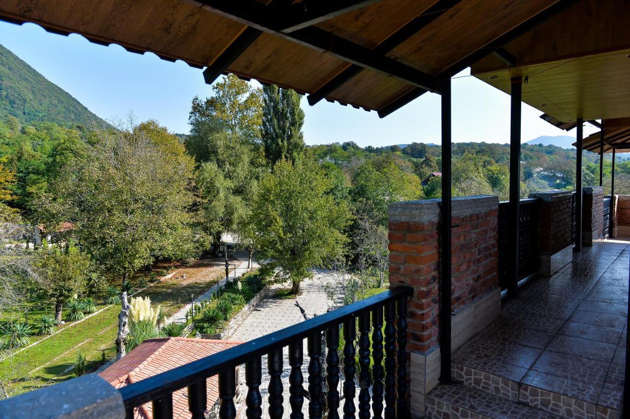 Chateau Chikovani Hotell Gordi Exteriör bild