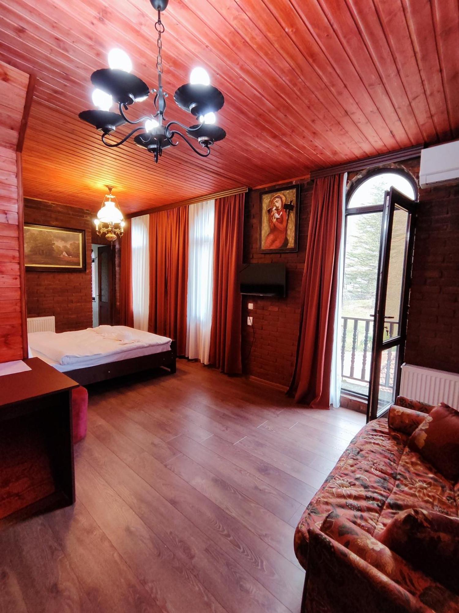 Chateau Chikovani Hotell Gordi Exteriör bild