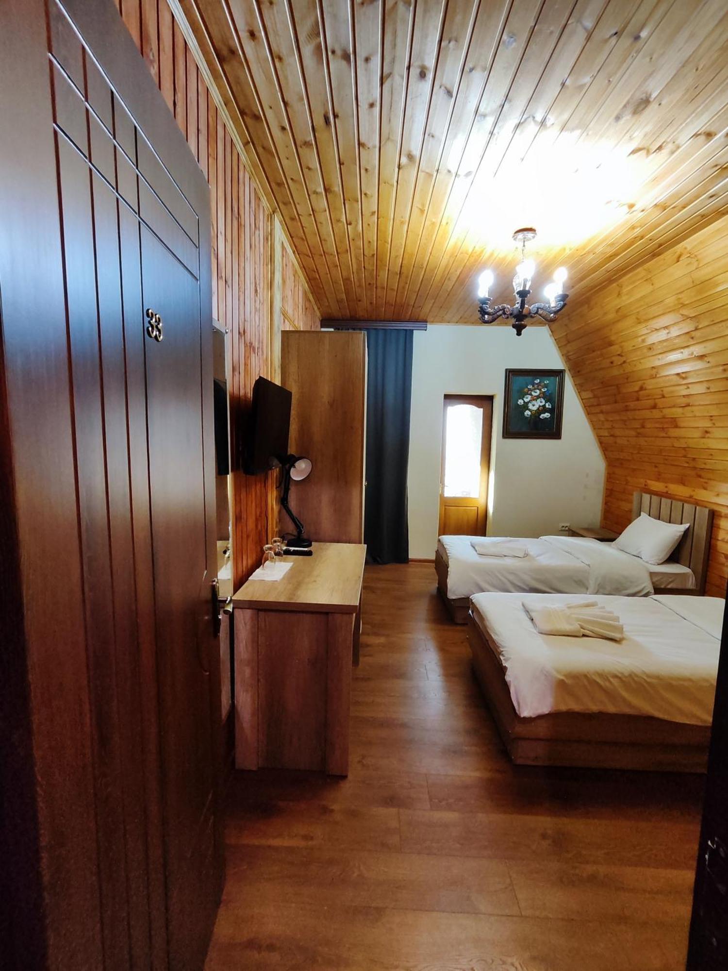Chateau Chikovani Hotell Gordi Exteriör bild