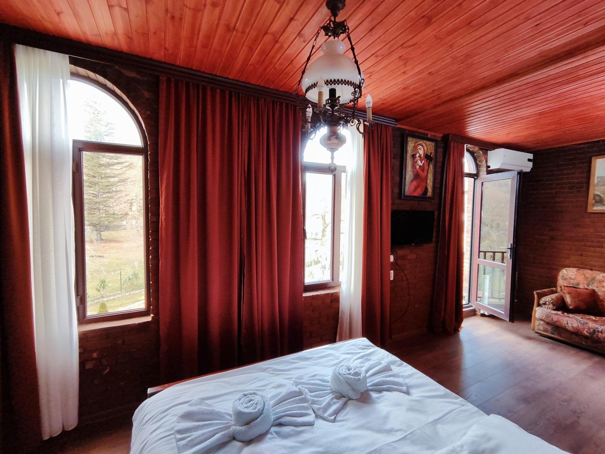Chateau Chikovani Hotell Gordi Exteriör bild