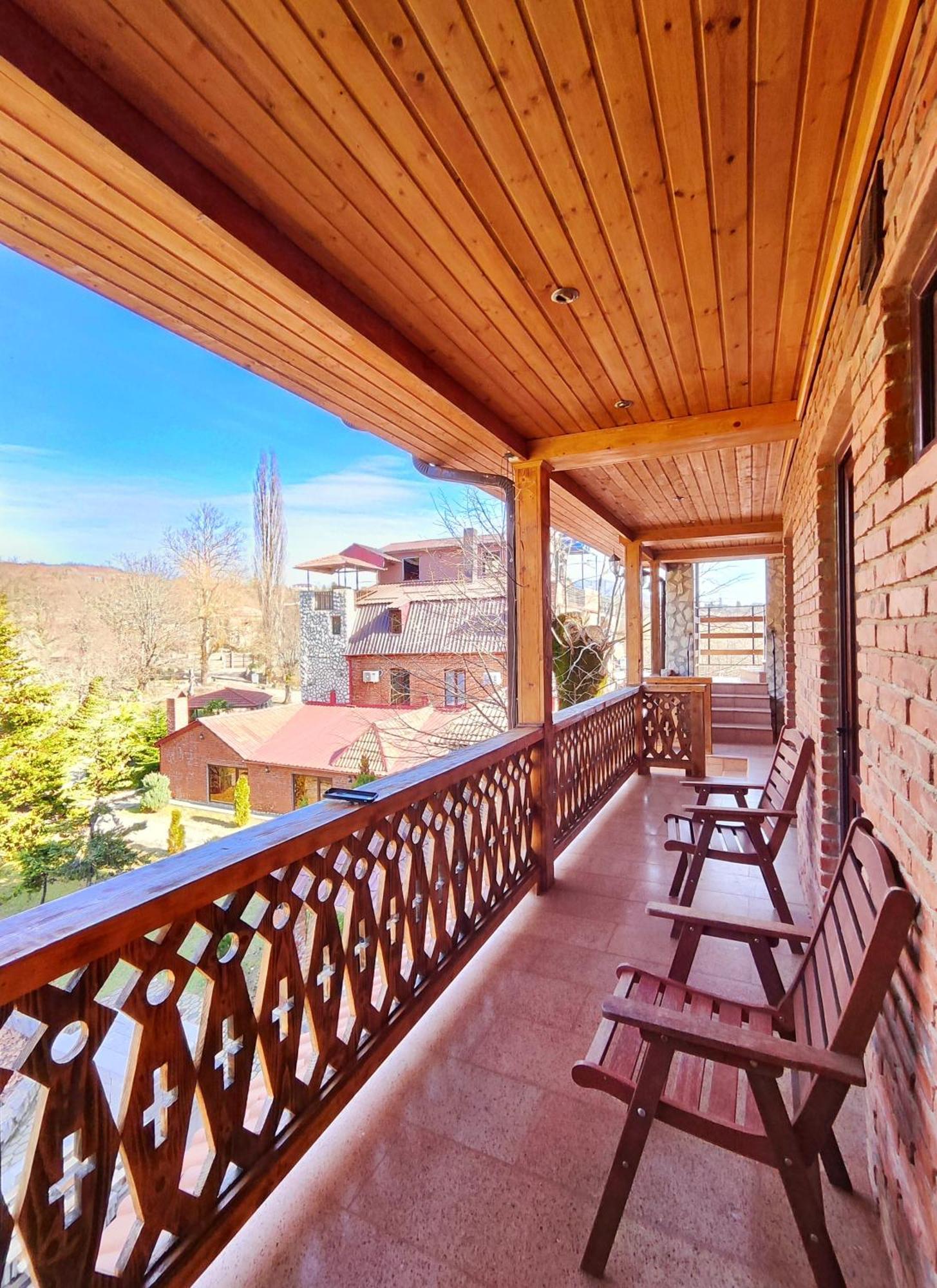 Chateau Chikovani Hotell Gordi Exteriör bild