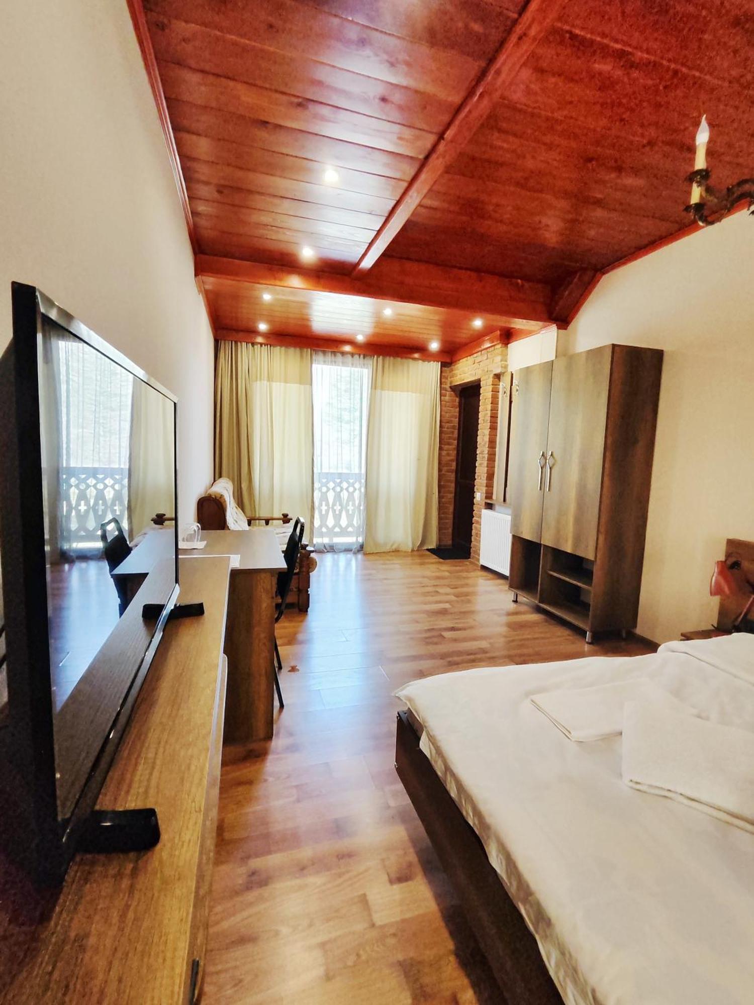 Chateau Chikovani Hotell Gordi Exteriör bild