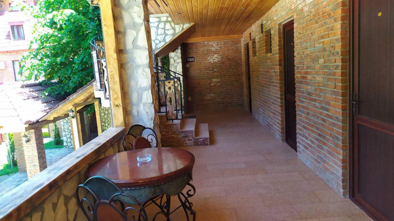 Chateau Chikovani Hotell Gordi Exteriör bild
